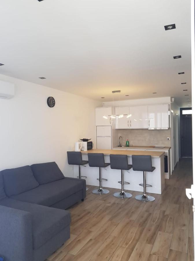 Family Comfortable Apartment Arona  Esterno foto