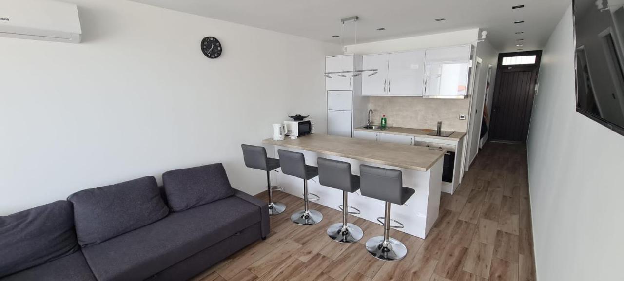 Family Comfortable Apartment Arona  Esterno foto