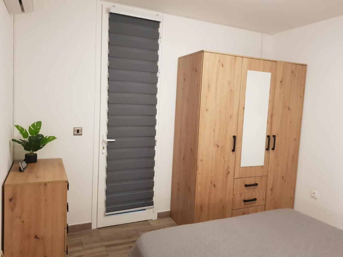 Family Comfortable Apartment Arona  Esterno foto