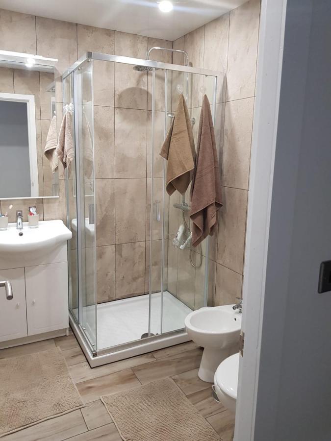 Family Comfortable Apartment Arona  Esterno foto