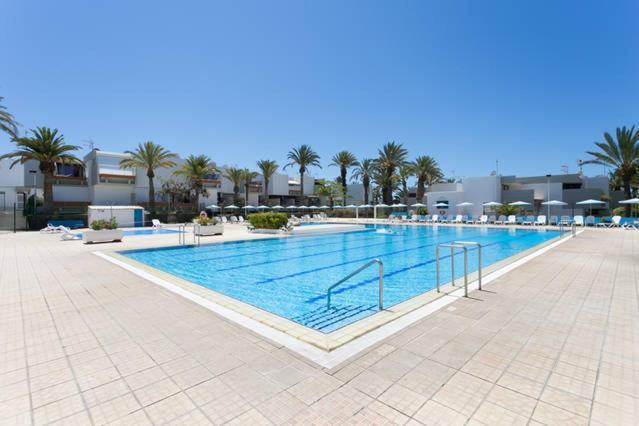 Family Comfortable Apartment Arona  Esterno foto